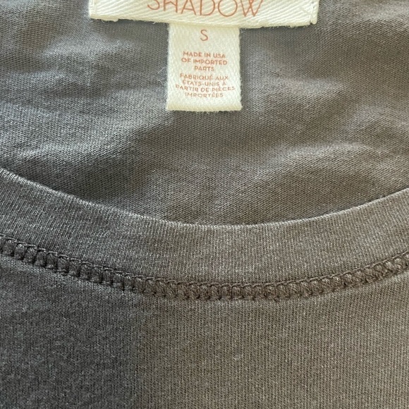 Sun & Shadow tee with gold foil design - Picture 4 of 9